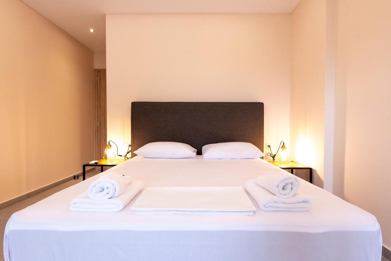 Mini Suites Near Athen'S Airport Free Shuttle From And To Athen'S Airport Spata  Bagian luar foto
