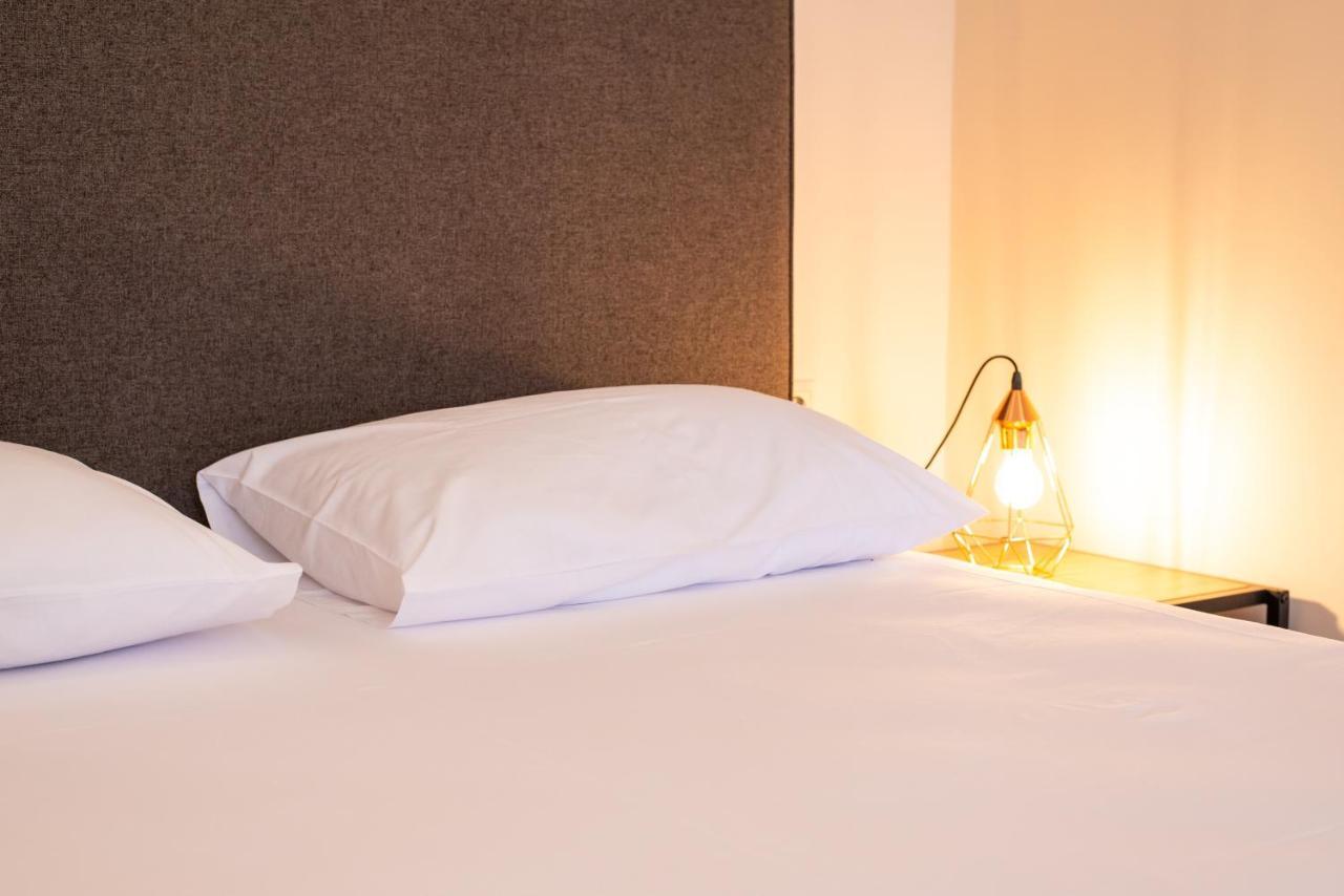 Mini Suites Near Athen'S Airport Free Shuttle From And To Athen'S Airport Spata  Bagian luar foto
